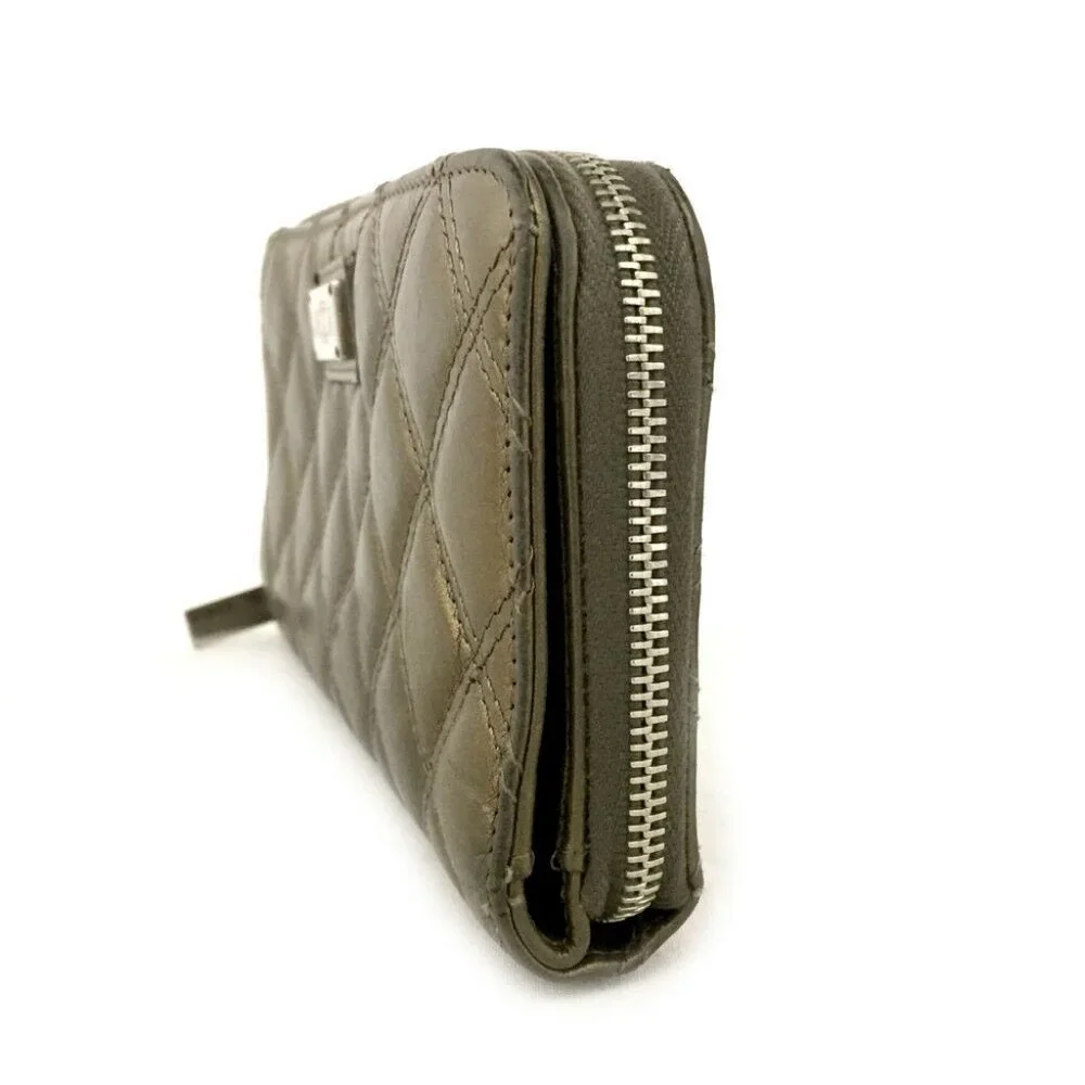 Auth Chanel Quilted Zip Around Long #20343C13 - Picture 3 of 11